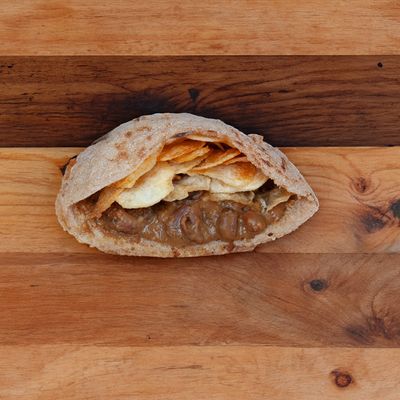 Chips sandwich with Foul