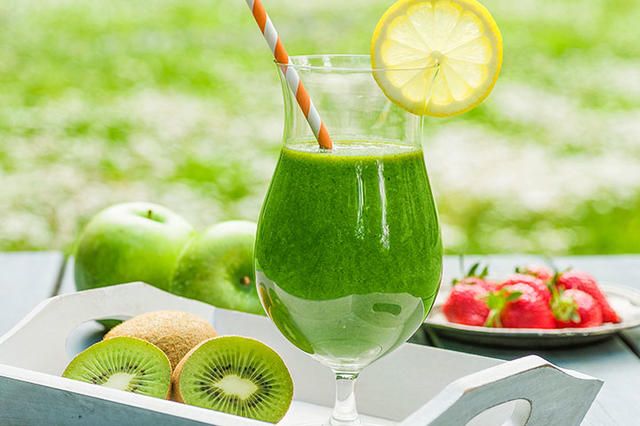 Kiwi And Apple Cocktail