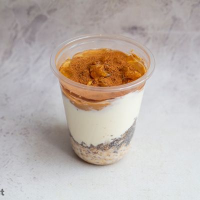 Peanut Butter And Raisins Overnight Oats