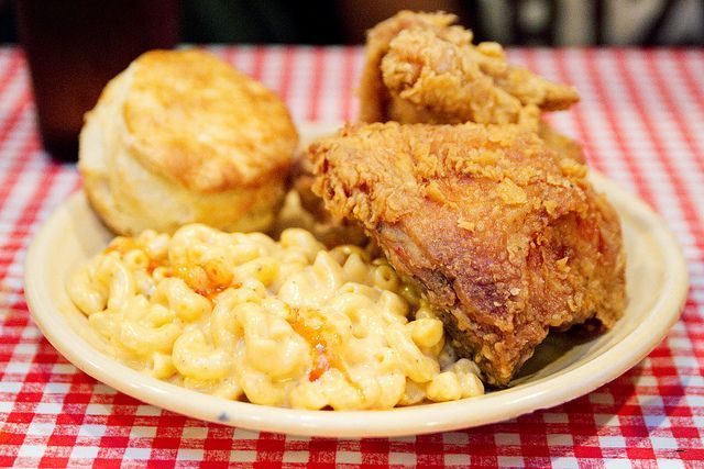 Pasta Mac And Cheese With Fried Chicken