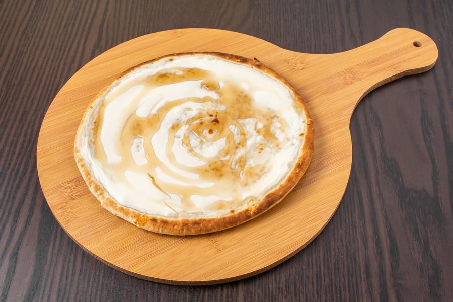 Qeshta With Honey Manoucheh