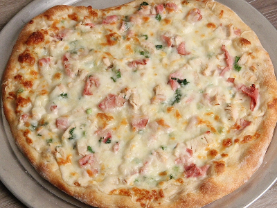 Cordon Bleu pizza