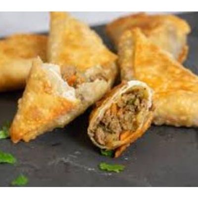 4 Pieces Of Meat Sambosa