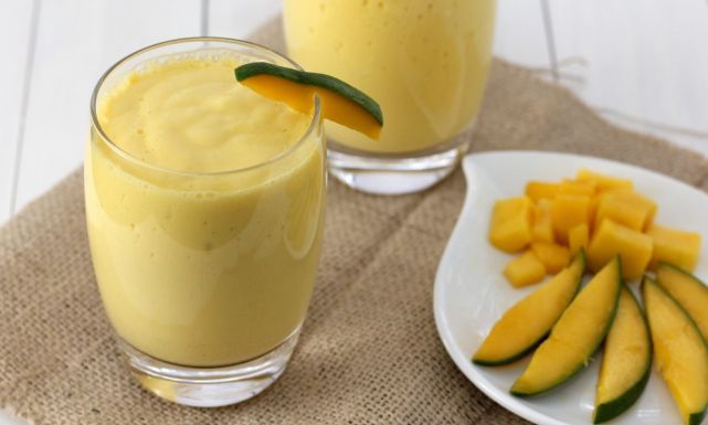 Dates With Mango Juice