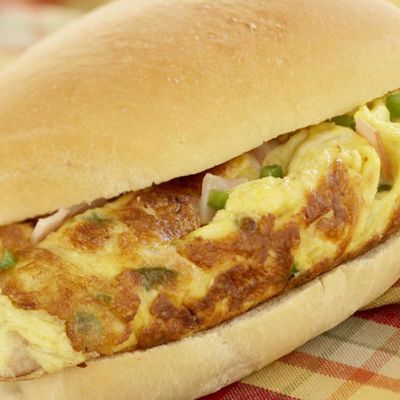 Chopped omelet sandwich
