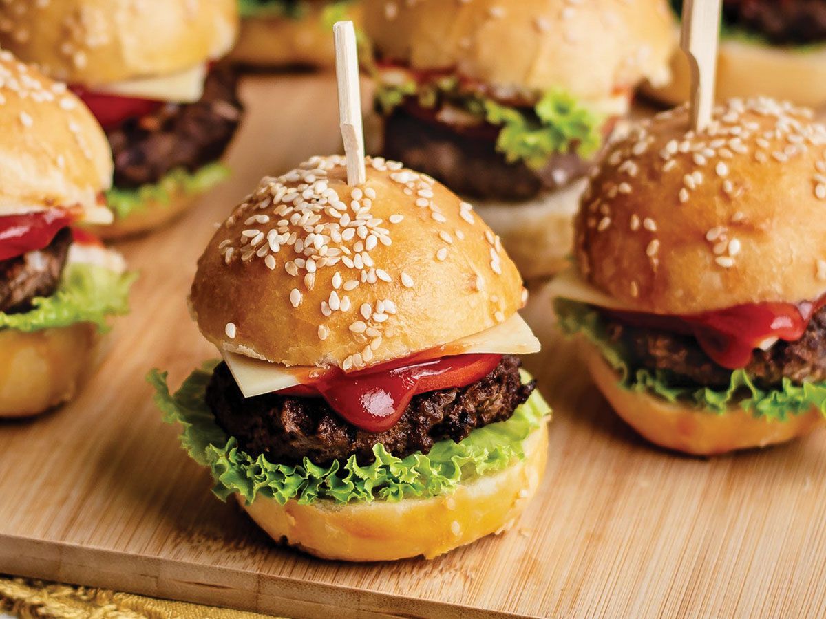 Mini burgers with fries