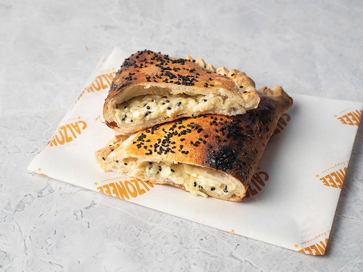 mix cheese Calzone