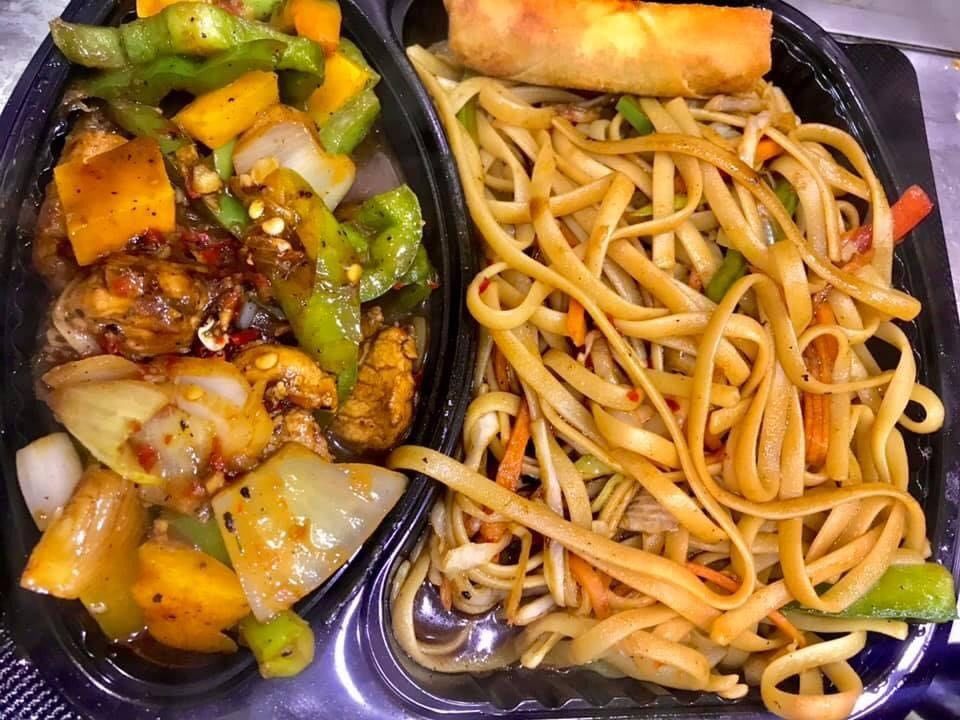 Vegetables Noodles Or Rice With Chicken Combo Meal