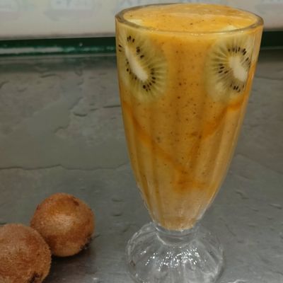 عصير مانجو مع كيوي