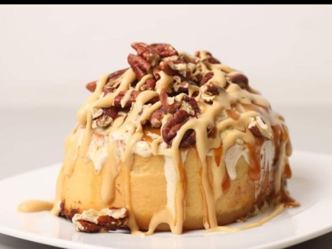 Cinnabon Almond Roll