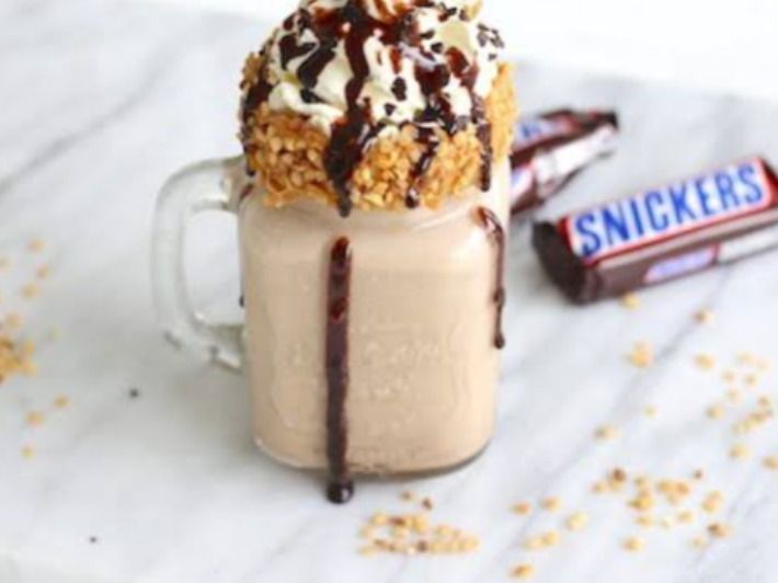 Snickers milkshake