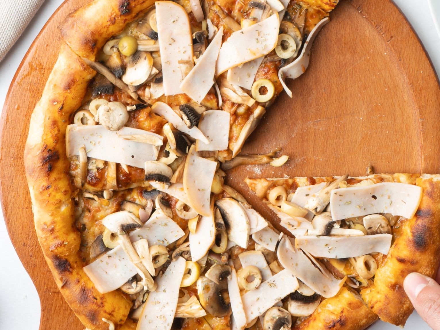 Capricciosa Pizza Large