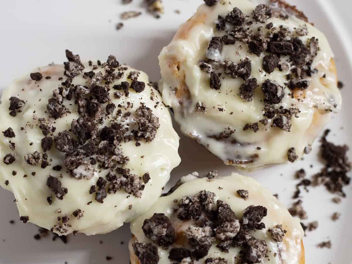 Cinnabon Oreo Roll