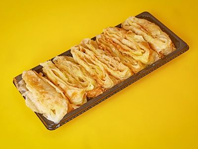 Honey And Cream Feteera Roll