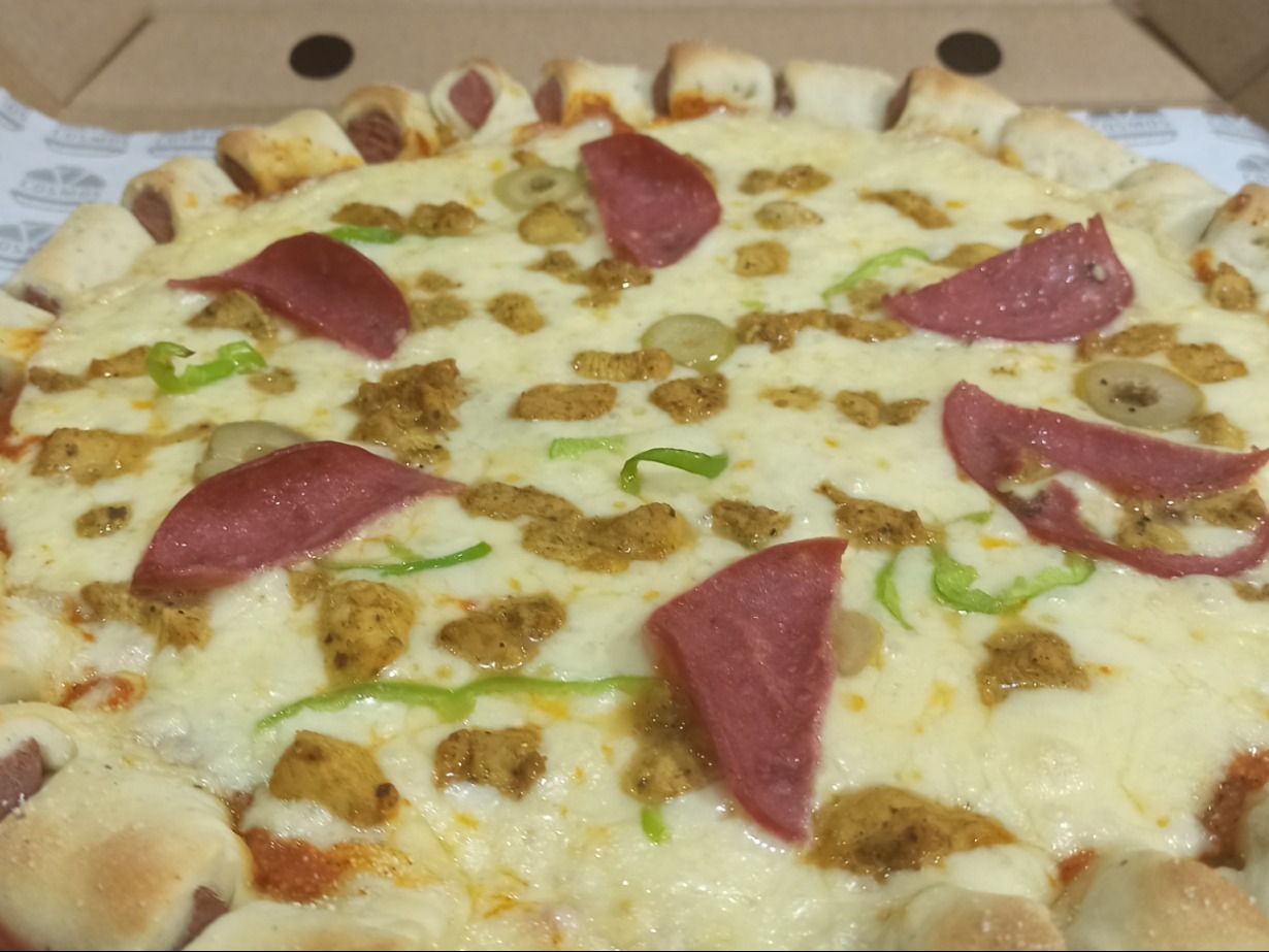 Chicken Supreme Pizza