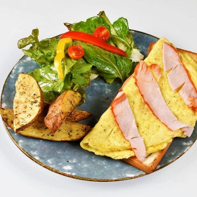 Fresh Smoked Turkey Omelette Plate
