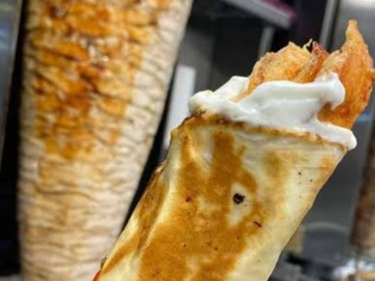 Small Shami Bread Chicken Shawerma Sandwich
