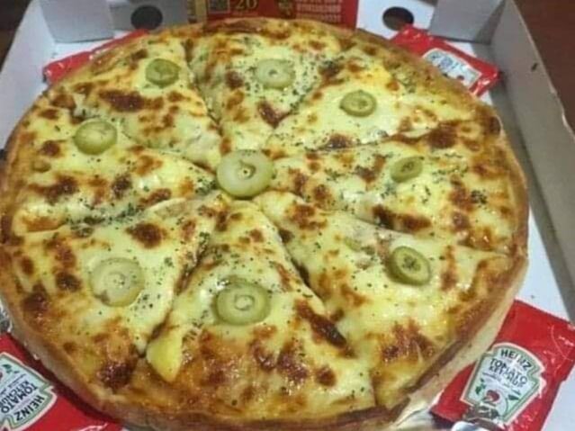 Smoked Oriental Sausage Oriental Pizza