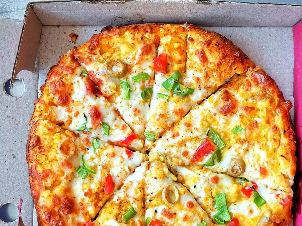 Roumi Cheese Pizza