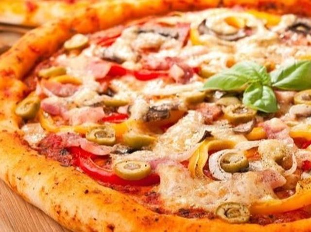 Seafood Pizza