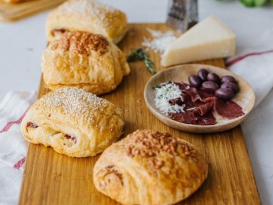 Cheddar Croissant
