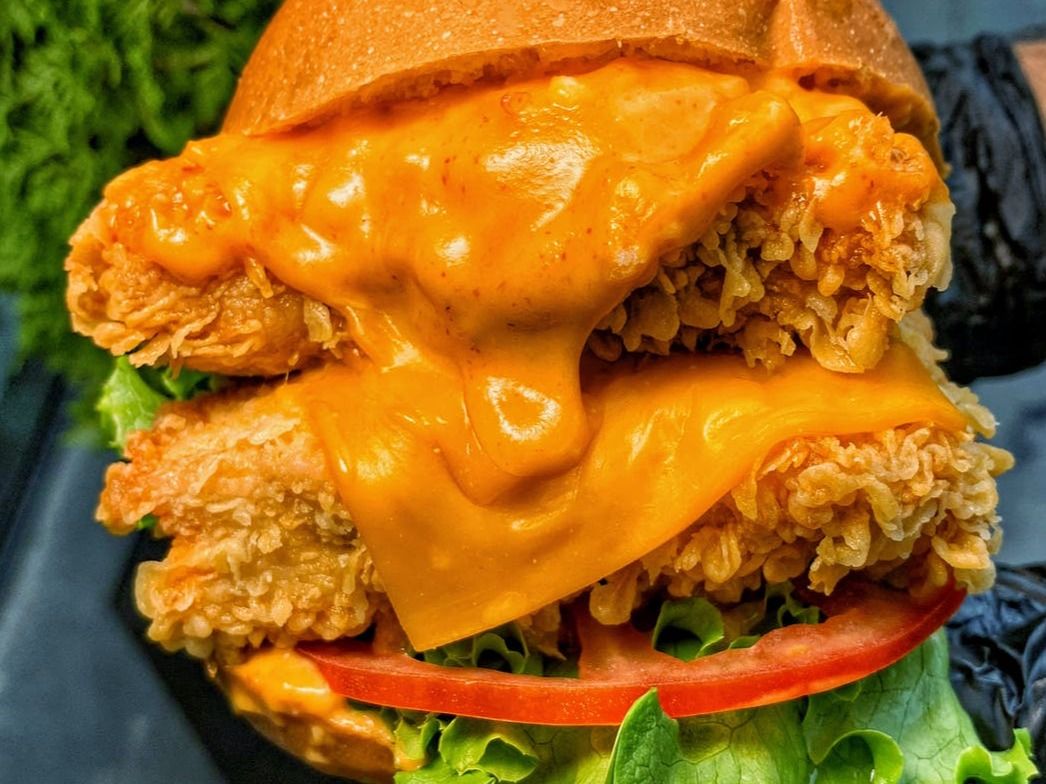 Chicken Pane Sandwich With Cheddar Cheese Sauce