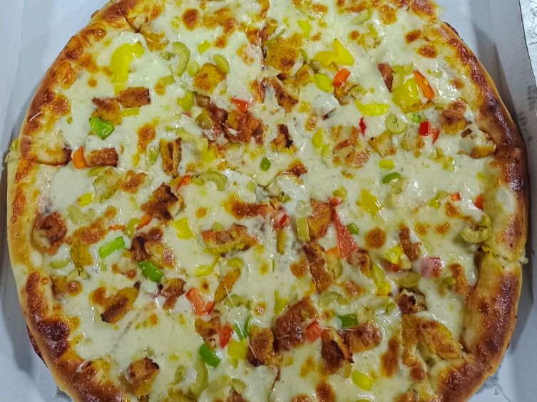 Chicken Mix Pizza