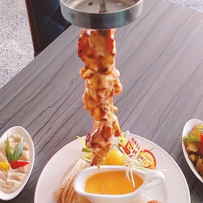 Stand Shish Tawook With Cheese