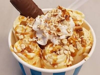 Twix Ice Cream Roll