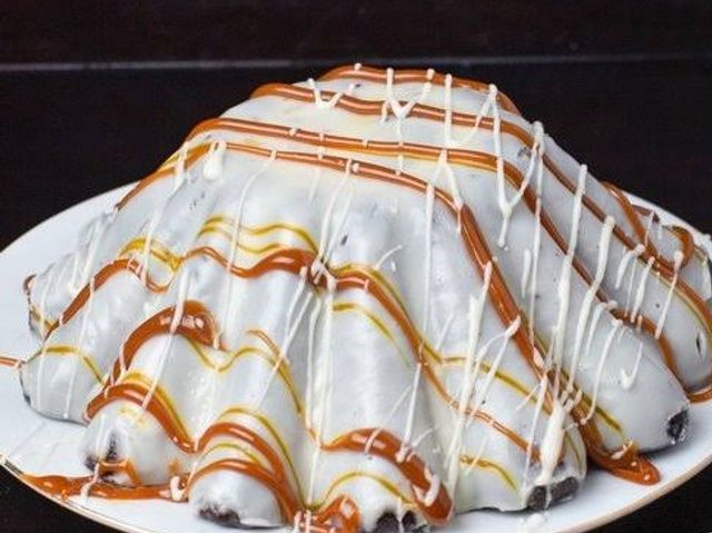 white molten cake