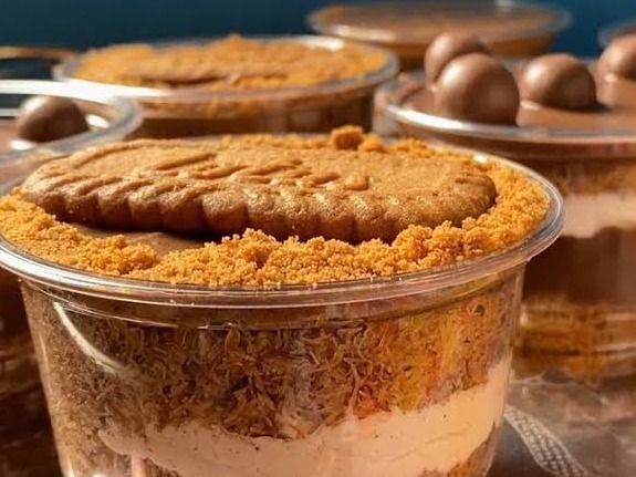 Lotus Biscuit Konafa