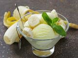 2 ice cream bowls