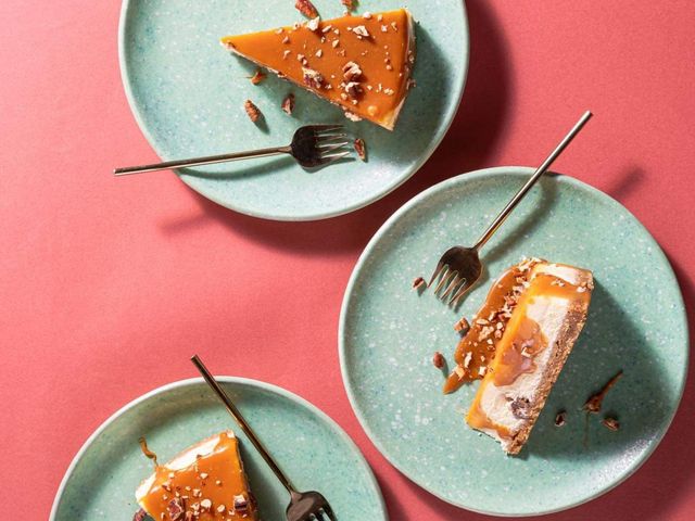 Caramel Pecan Cheesecake