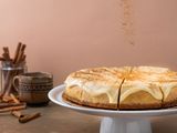 Cinnamon Roll Cheesecake