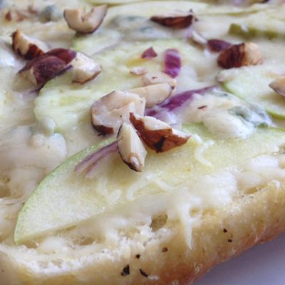 Apple and Cheese Pizza