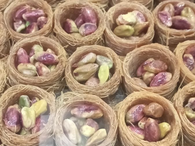 eish albulbil with pistachio