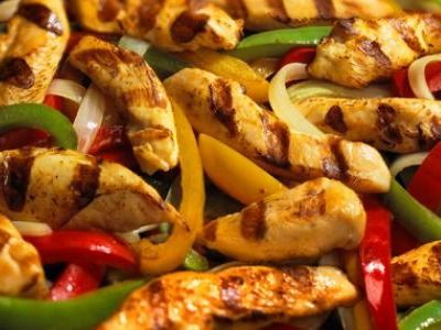 Fajita Chicken with Pomme Frite Dish