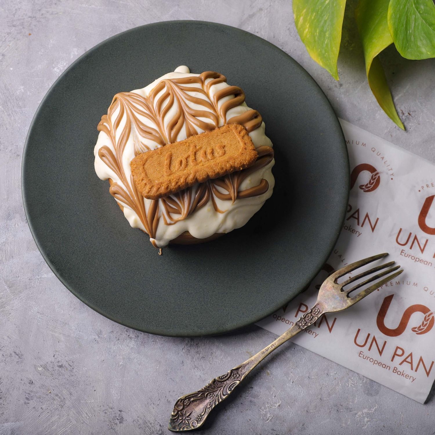 Lotus Cinnamon Roll
