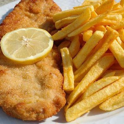 Escalope Pane and Potatoes