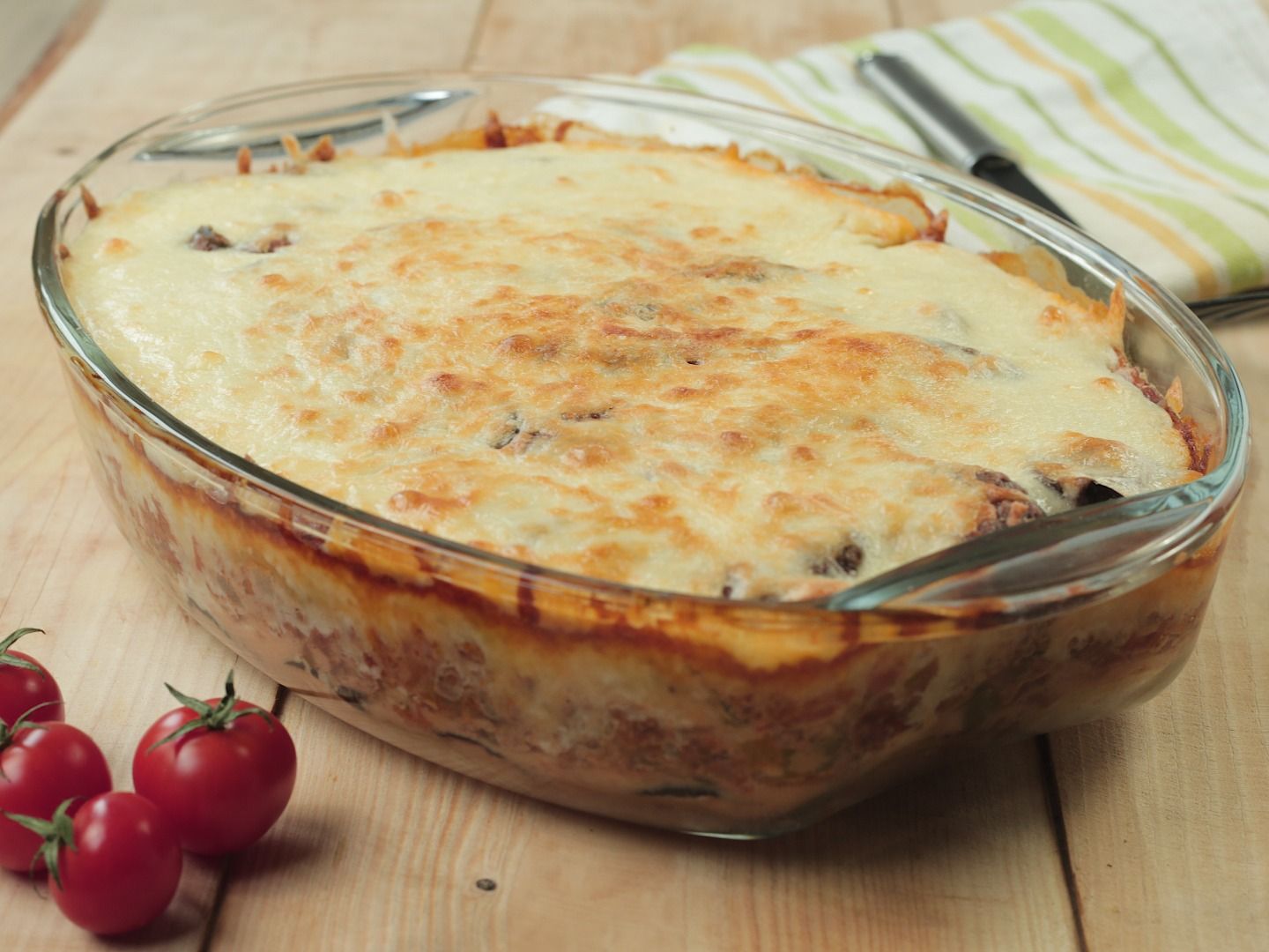 Mesakaa with meat and Bechamel sauce Casserole