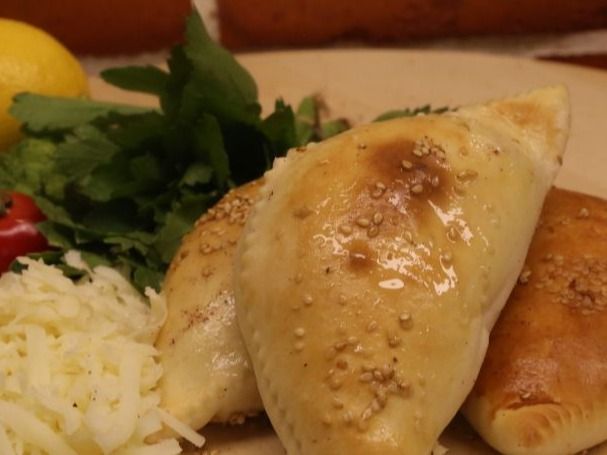 Luncheon With Mozzarella Manoucheh