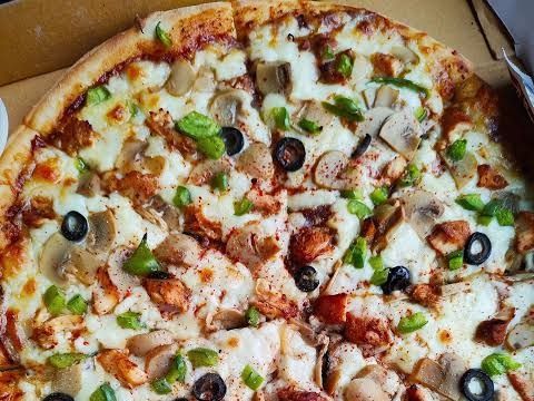 Four Seasons Chicken Pizza