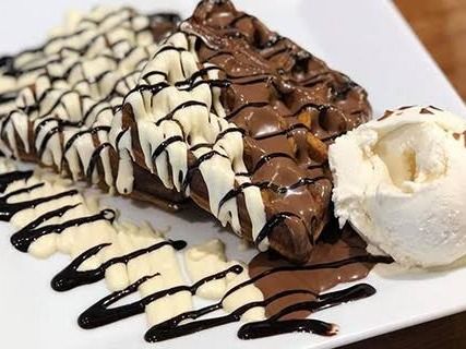 Half Nutella And Half White Chocolate Waffle