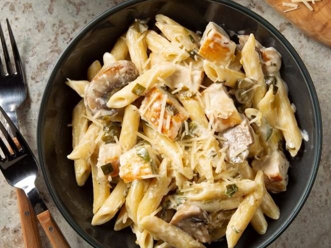 Creamy mushroom chicken pasta