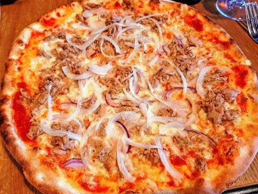 Tonno And Onions Pizza