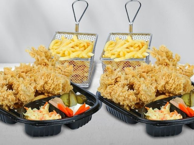 Double Star Box 2 Pcs Crispy With Fries, Pickles And Garlic Dip