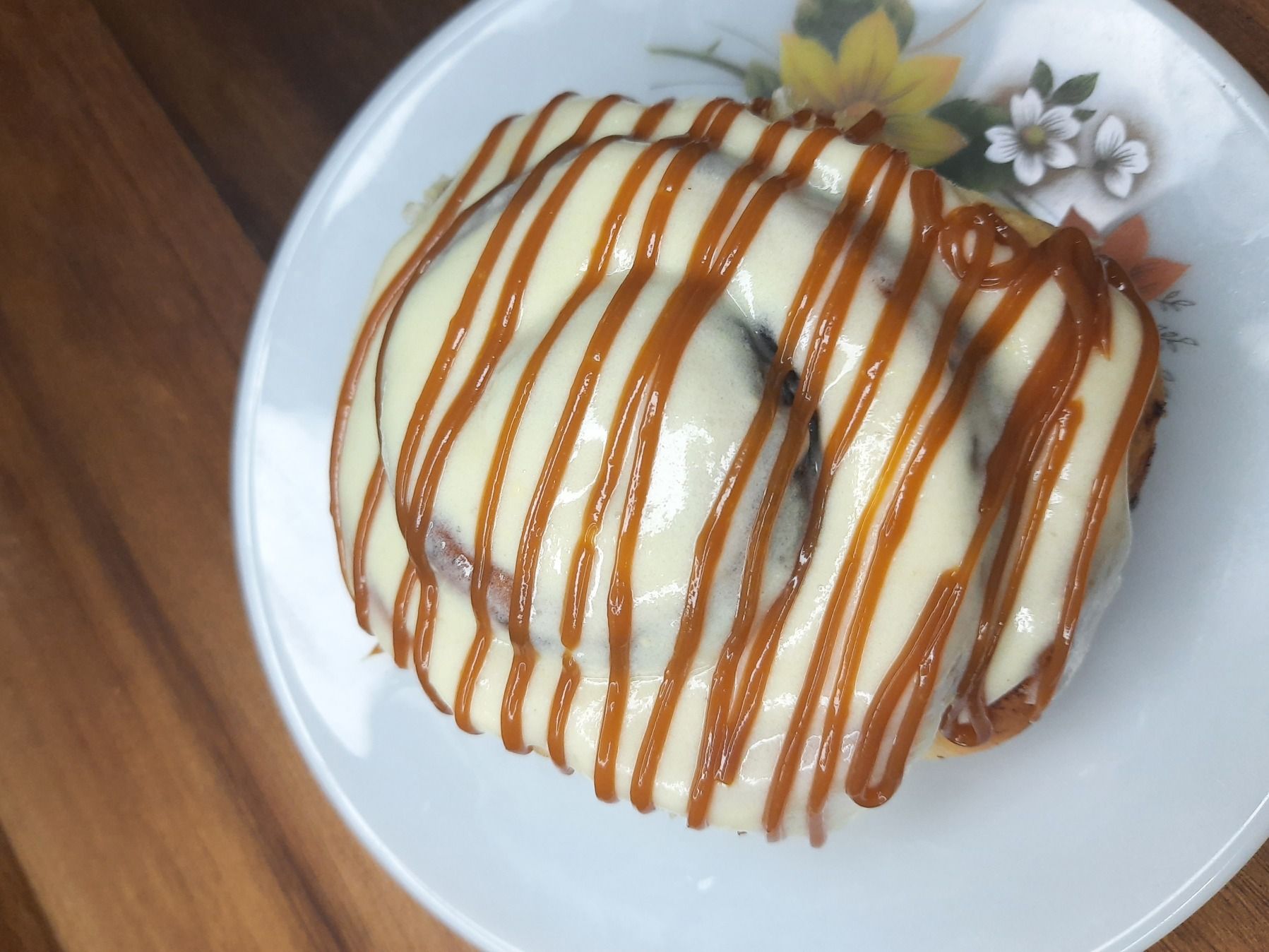 Cinnabon With Caramel Sauce