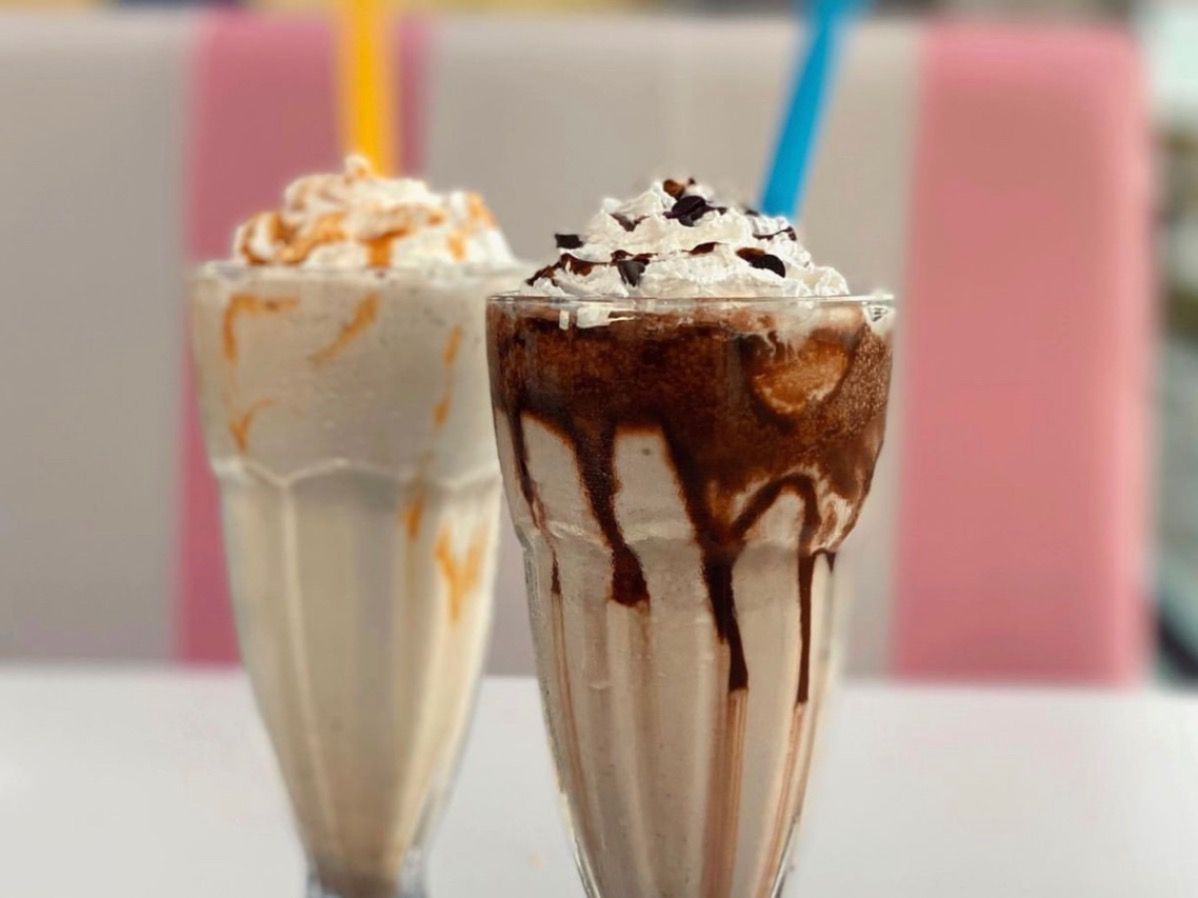 Special Milkshake Snickers, KitKat,Oreo And Bubblegum