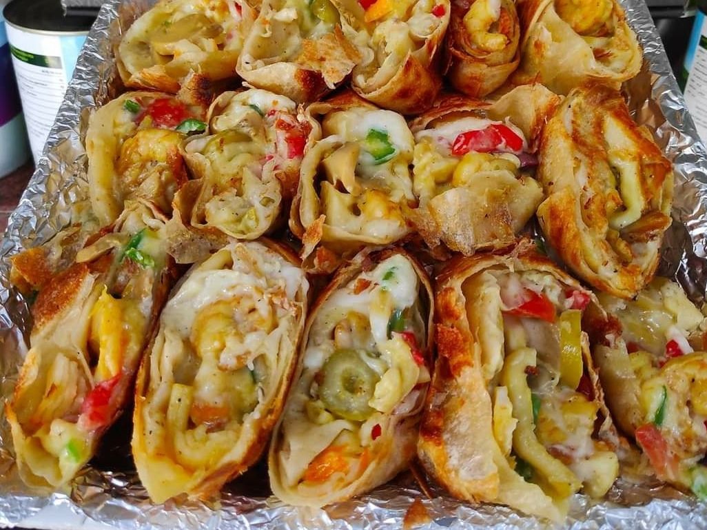 Mix Cheese With Cheddar Sauce Roll Pie