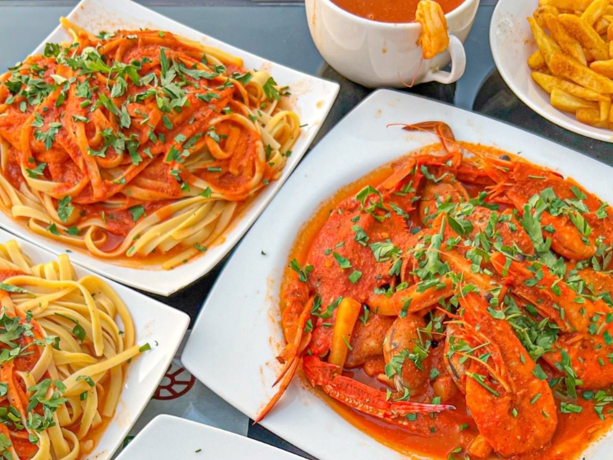 Mix seafood red sauce pasta